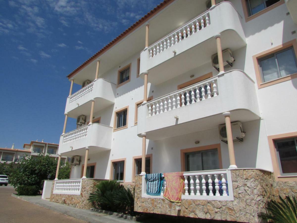 Apartamentos Cabrita Olhos de Agua  Eksteriør billede